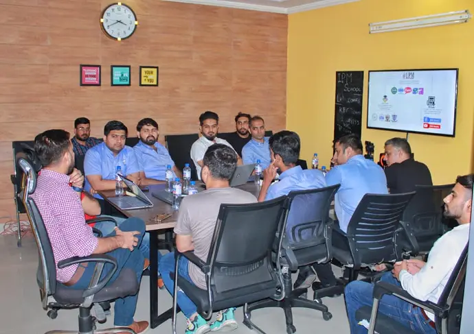 "Image of the Hardee's team attending a basic IPM course at the School of IPM, with participants actively engaged in learning sessions. #HardeesTeam #IPMTraining #PestManagement #SchoolOfIPM #UPM"